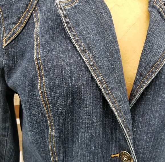 Gloria Vanderbilt denim jean jacket - Picture 2 of 8
